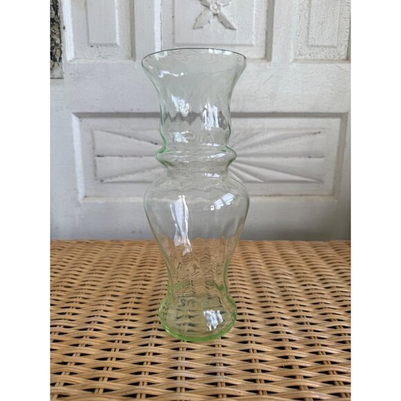 Vintage 30's Optic Ribbed Green Glass Uranium Vase 9" - Picture 9 of 16
